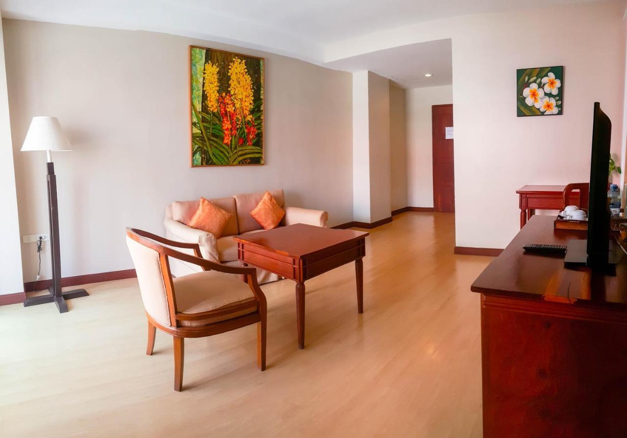 Eastiny Place Hotel Pattaya Exterior foto